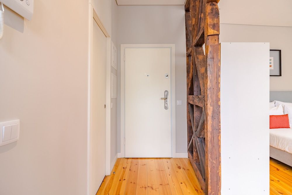 YOUROPO - City Center Ribeira Porto Studio, Balcony (4) 16