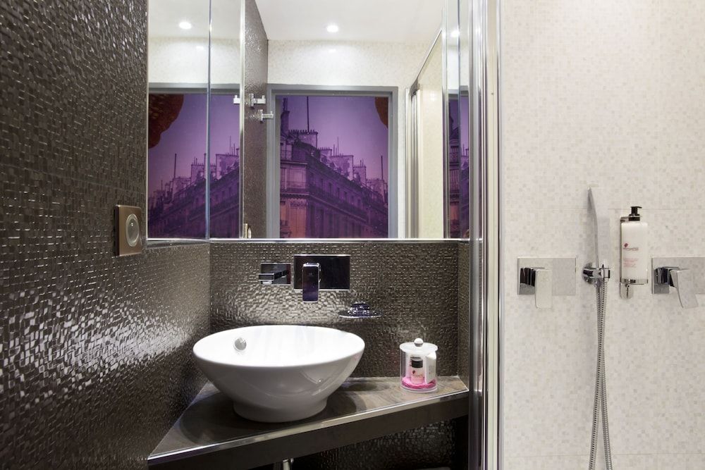 Hotel Montmartre Mon Amour Superior Room 7