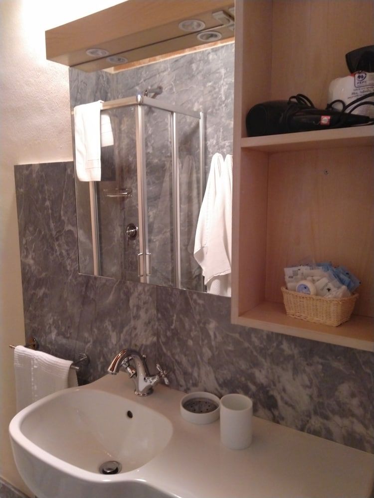 Agriturismo La Burlanda Double Room, Garden View 5