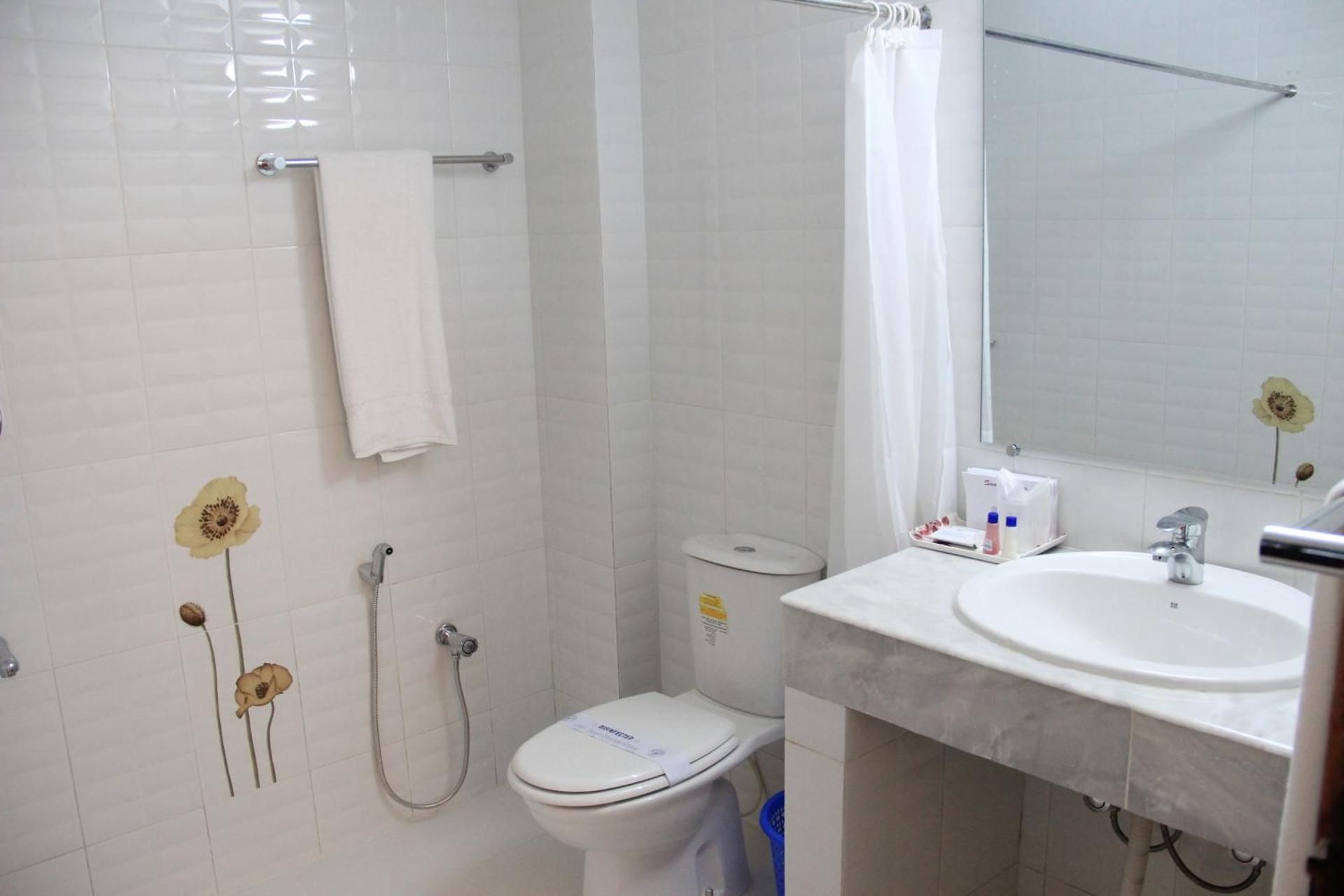 undefined Aristocrat Inn 2