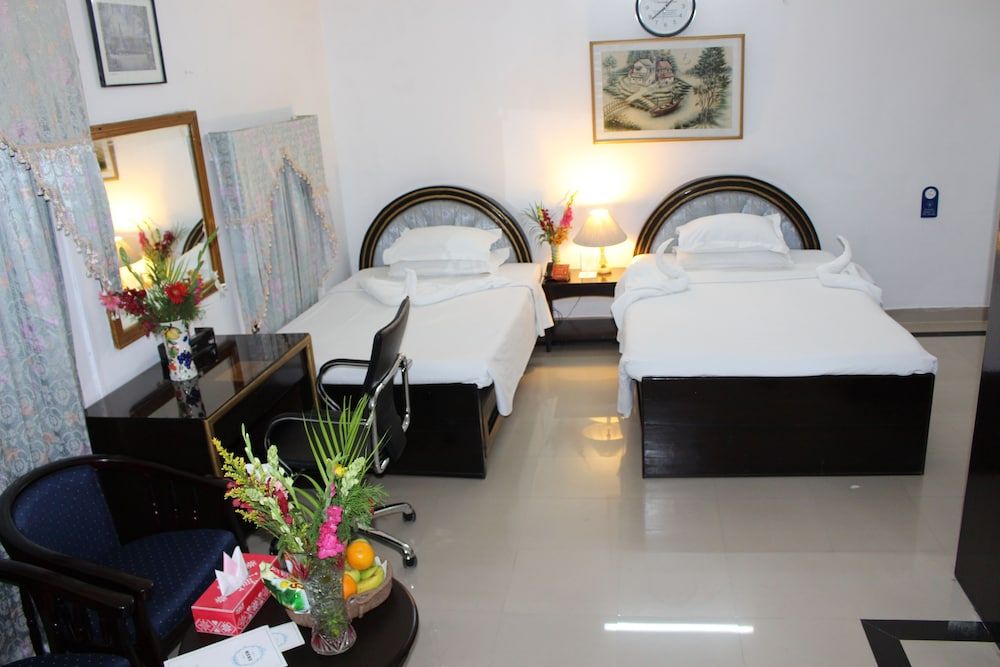 undefined Aristocrat Inn 10