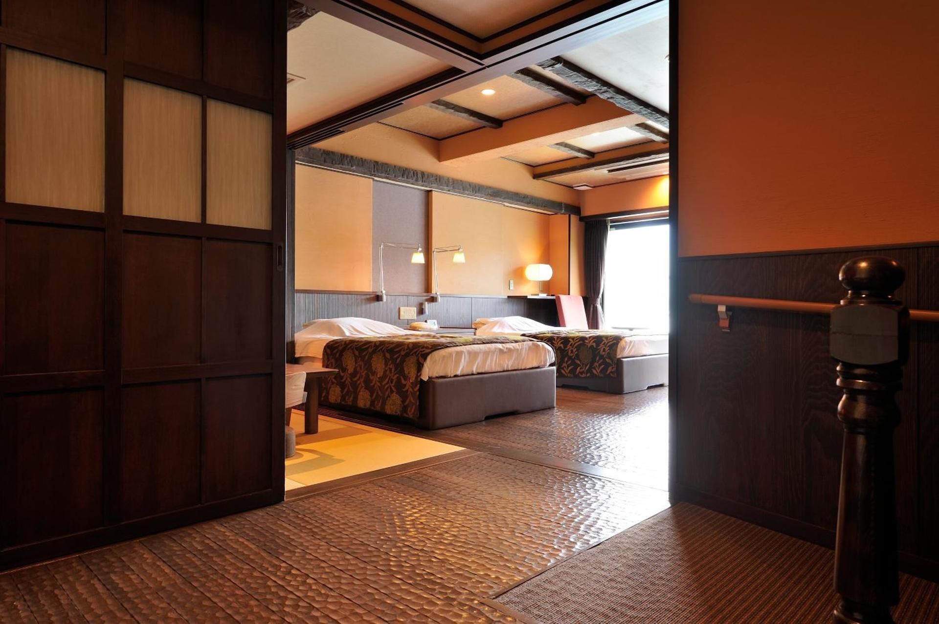 Deluxe Lake View Room for 3 People - East Building