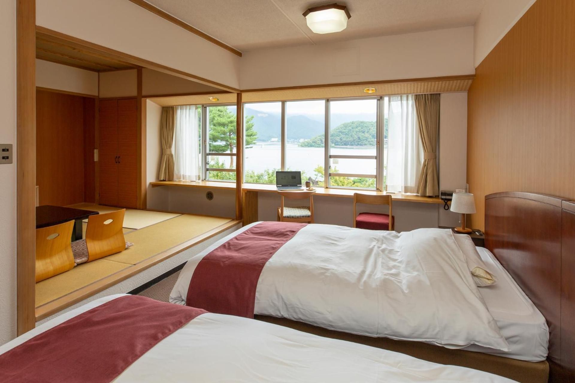 Lake View Japanese Western Style Room - West Building
