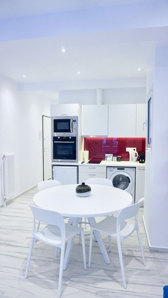 undefined Central Bright Apartment in Athens near Metro 6