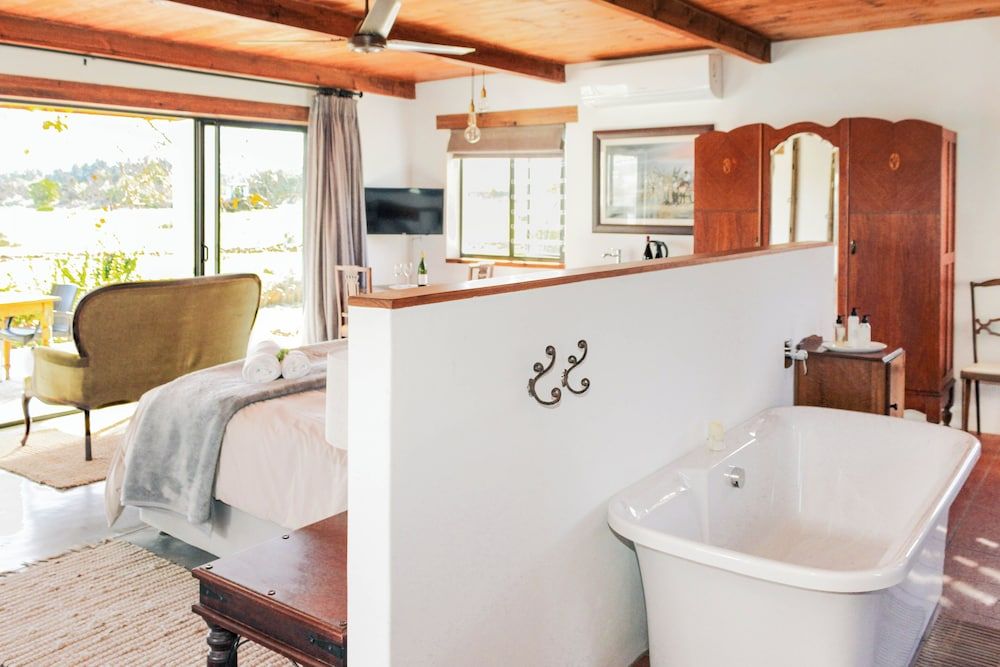 Duikersdrift Winelands Country Escape Couple Cottage 7