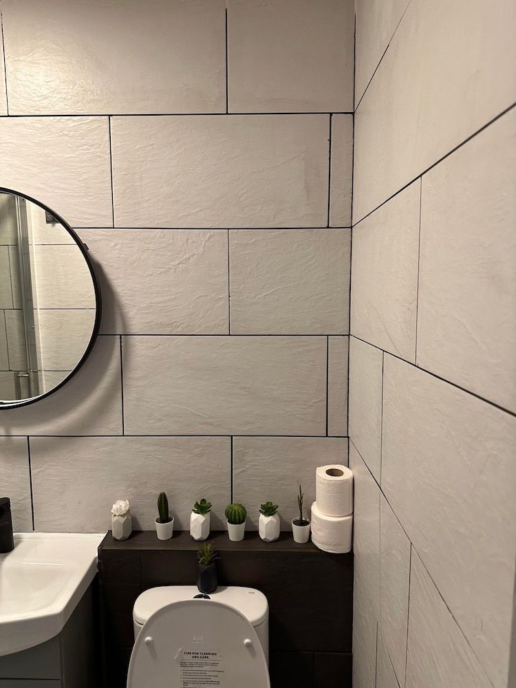 undefined Charming Studio Apartment in London 9