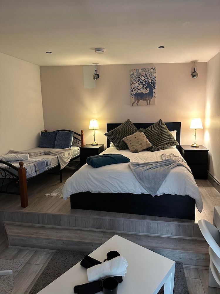 undefined Charming Studio Apartment in London 4