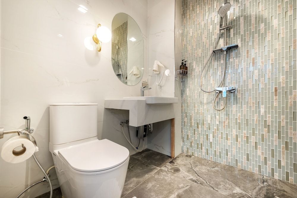 Nine River Hotel Deluxe Room (King) 7