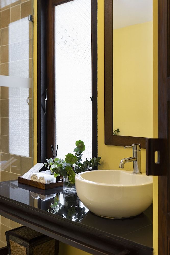 Ratchapruek Lanna Boutique Deluxe Twin Room, 2 Twin Beds, Bathtub 13