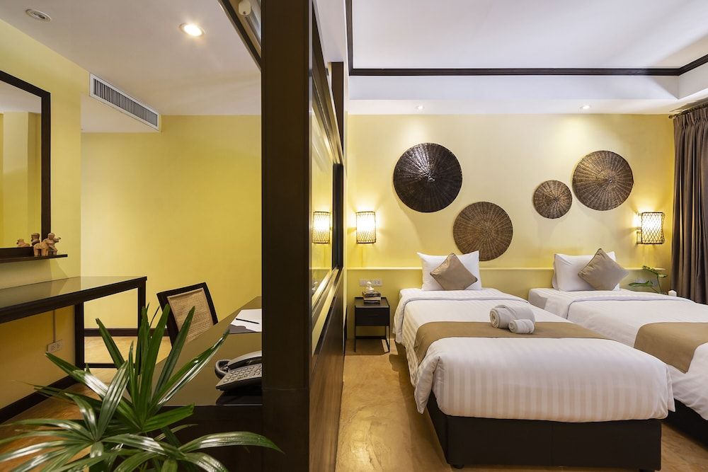 Ratchapruek Lanna Boutique Deluxe Twin Room, 2 Twin Beds, Bathtub 5
