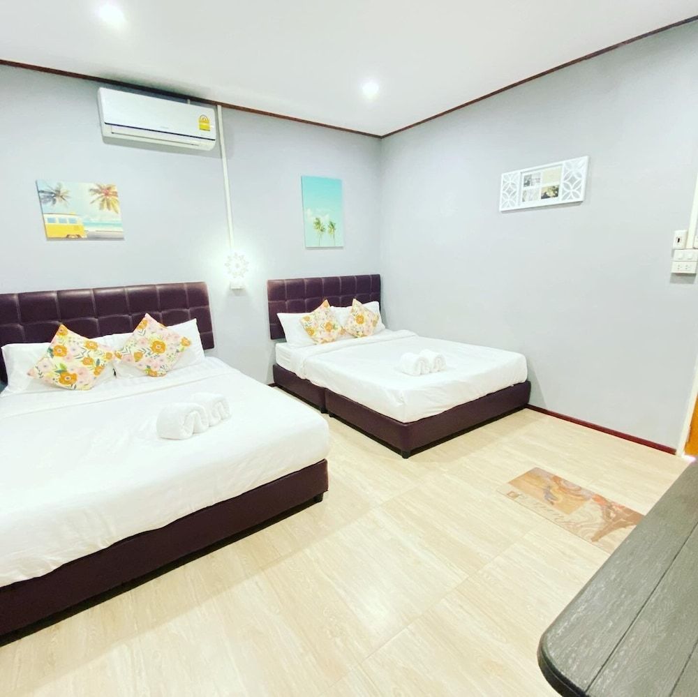 Baan mhor biw Family Quadruple Room 6