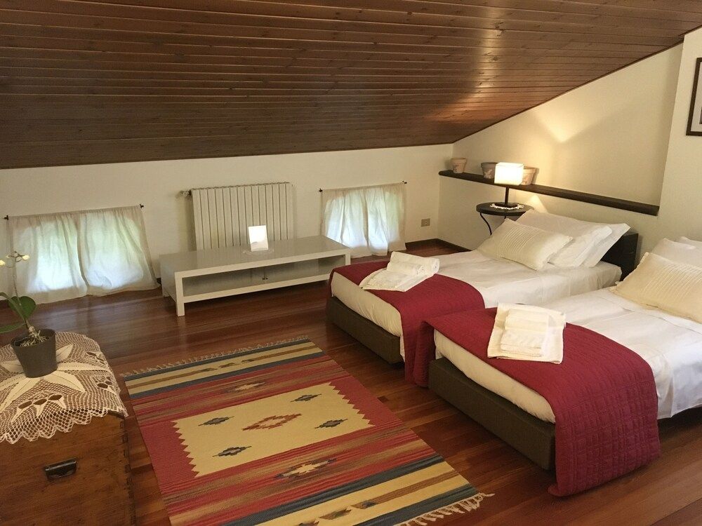 Suite, Connecting Rooms