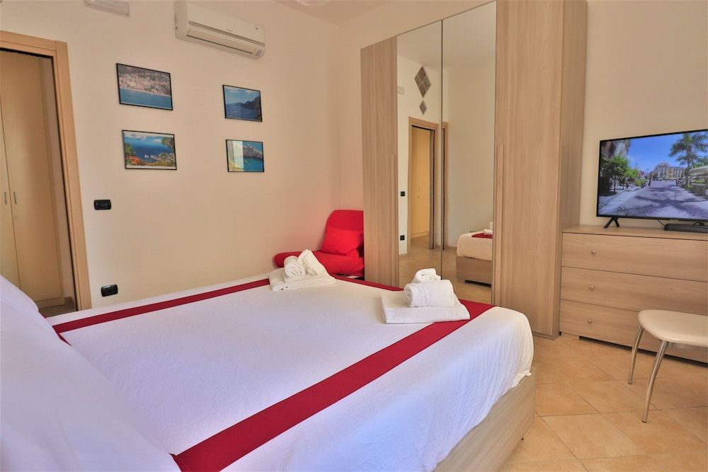 New Suite Sorrento City Apartment, 2 Bedrooms 11