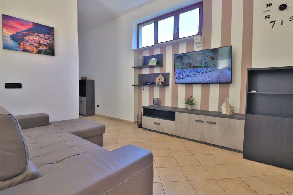 New Suite Sorrento City Apartment, 2 Bedrooms 24