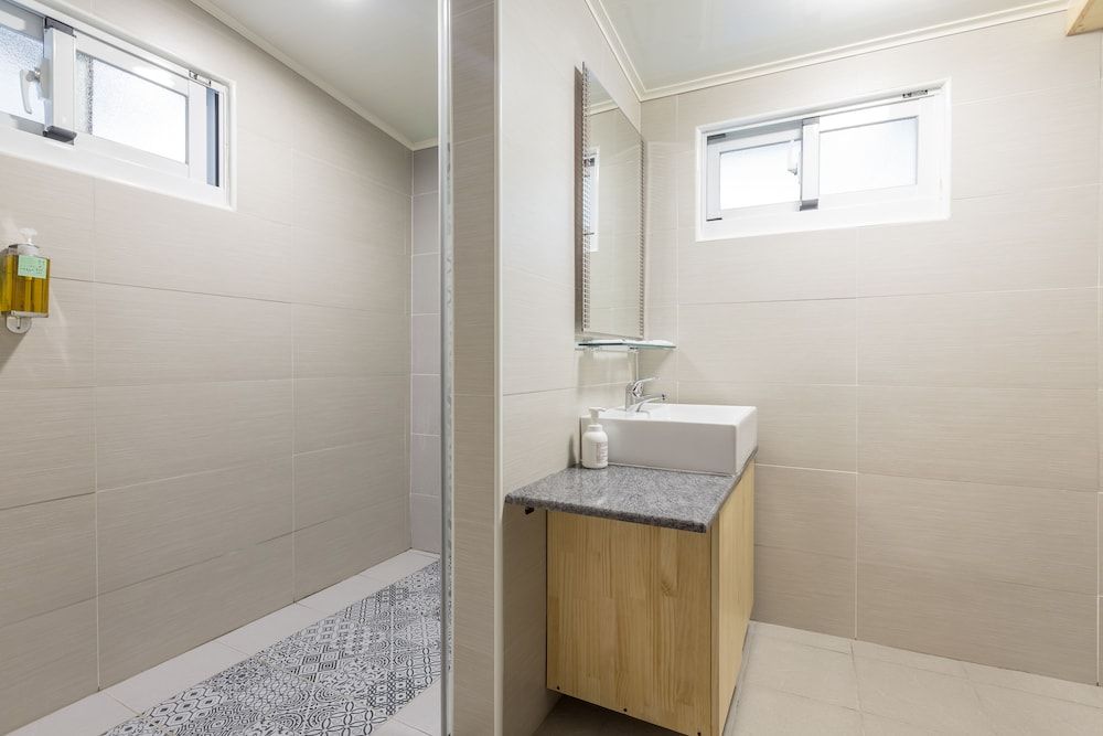 SeaRoad Gallery Quadruple Room, 2 Double Beds, Non Smoking 7