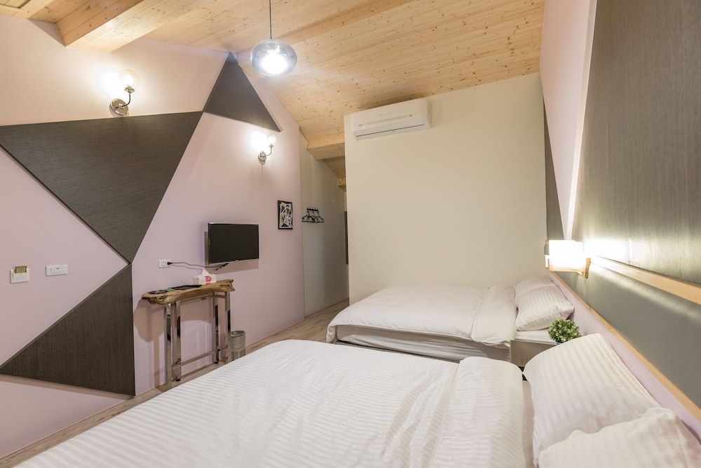 SeaRoad Gallery Quadruple Room, 2 Double Beds, Non Smoking 6