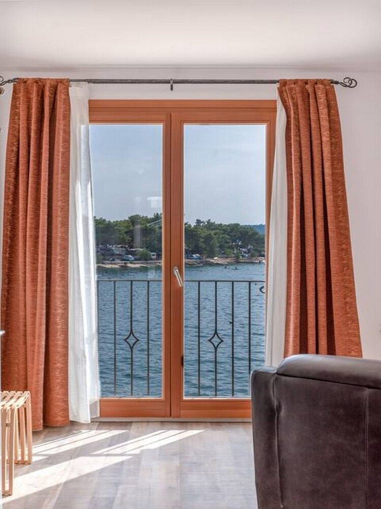 Double Room (Deluxe double room, sea view)
