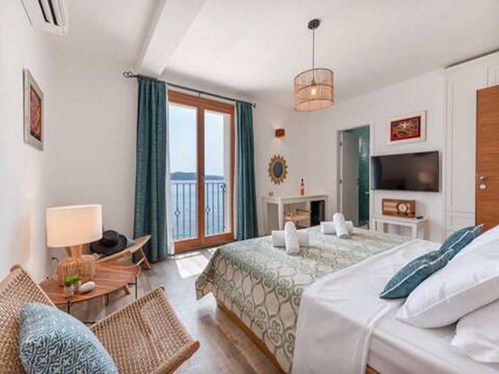 Double Room (Double Room with Sea View 2)