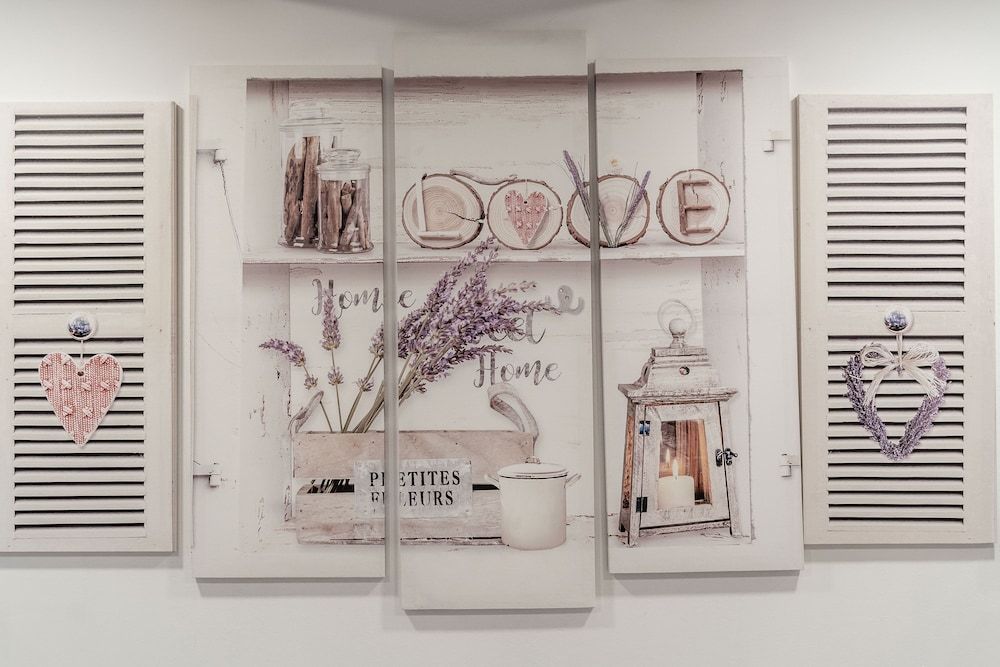 undefined Lavender Room 10