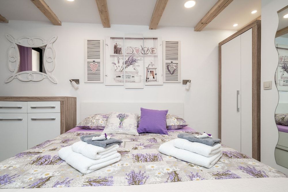 undefined Lavender Room 6