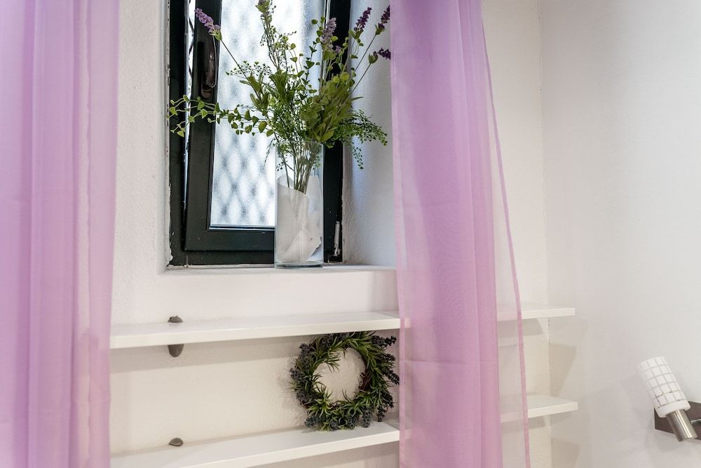 Lavender Room Double Room (Double Room (Ground Floor)) 11