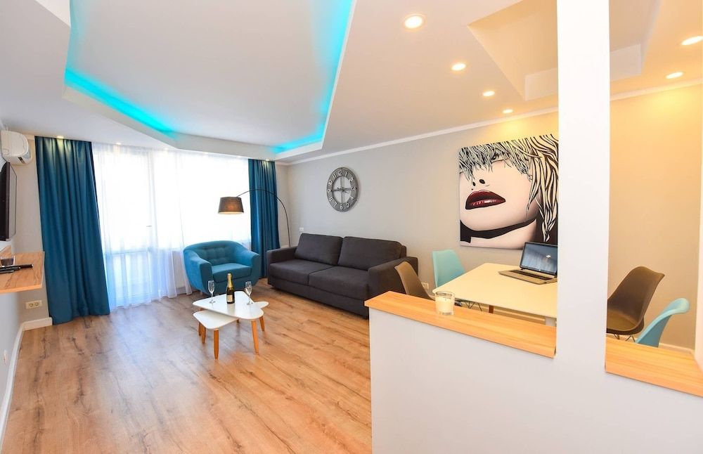 Twin 3 Apartment - Cismigiu Gardens