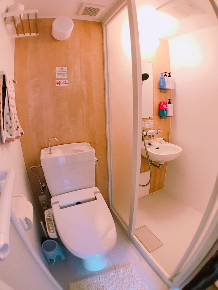 Osaka Sinsei Guest House Daikokukan Double Room 9