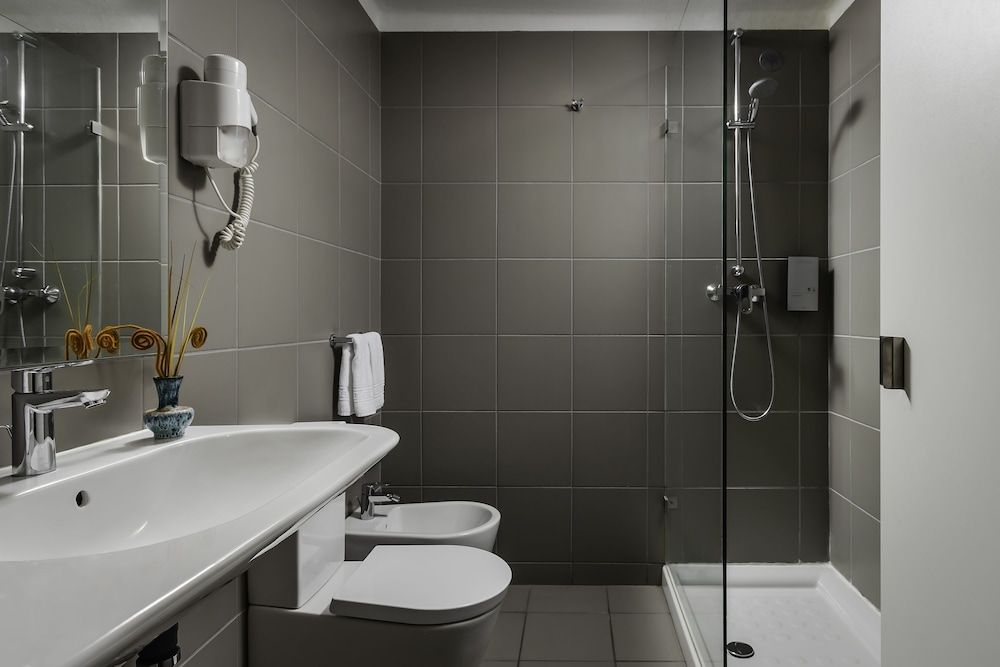 Hotel Dom Luis Triple Room 6