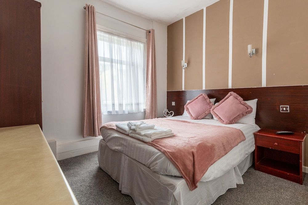 Pier Walk Hotel Standard Double Room, Ensuite 9