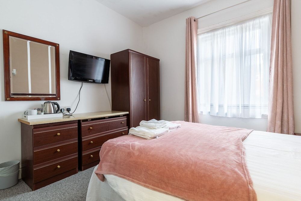 Pier Walk Hotel Standard Double Room, Ensuite 11