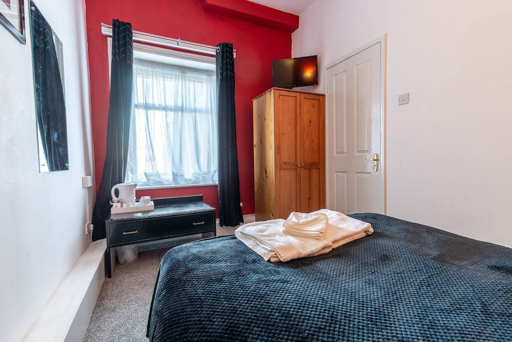 Pier Walk Hotel Standard Double Room, Ensuite 4