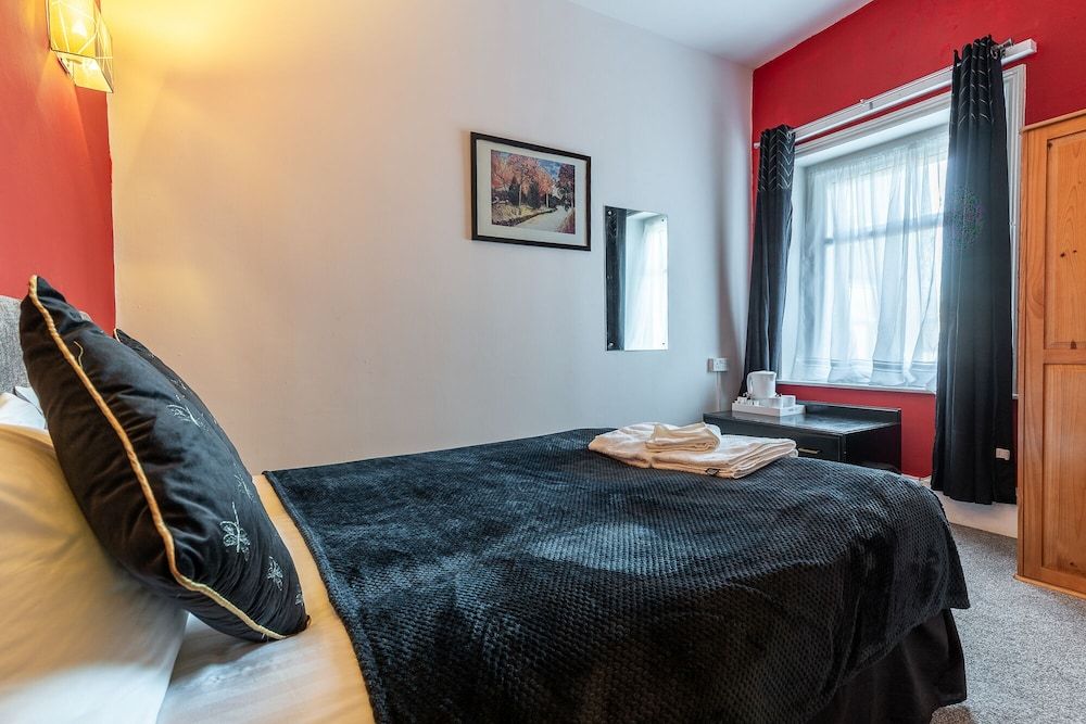 Pier Walk Hotel Standard Double Room, Ensuite 3