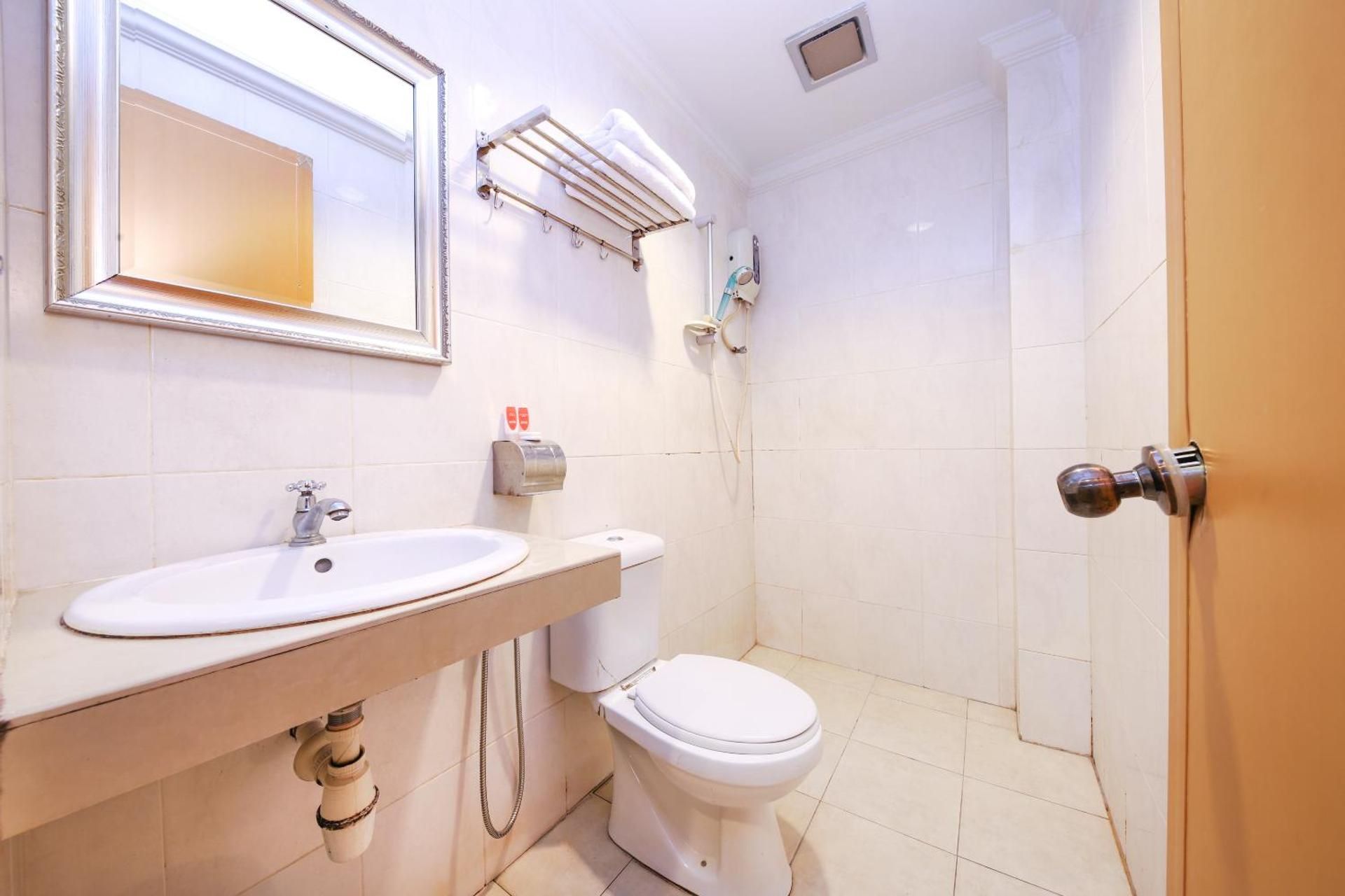 undefined Super OYO 761 City Hotel 10