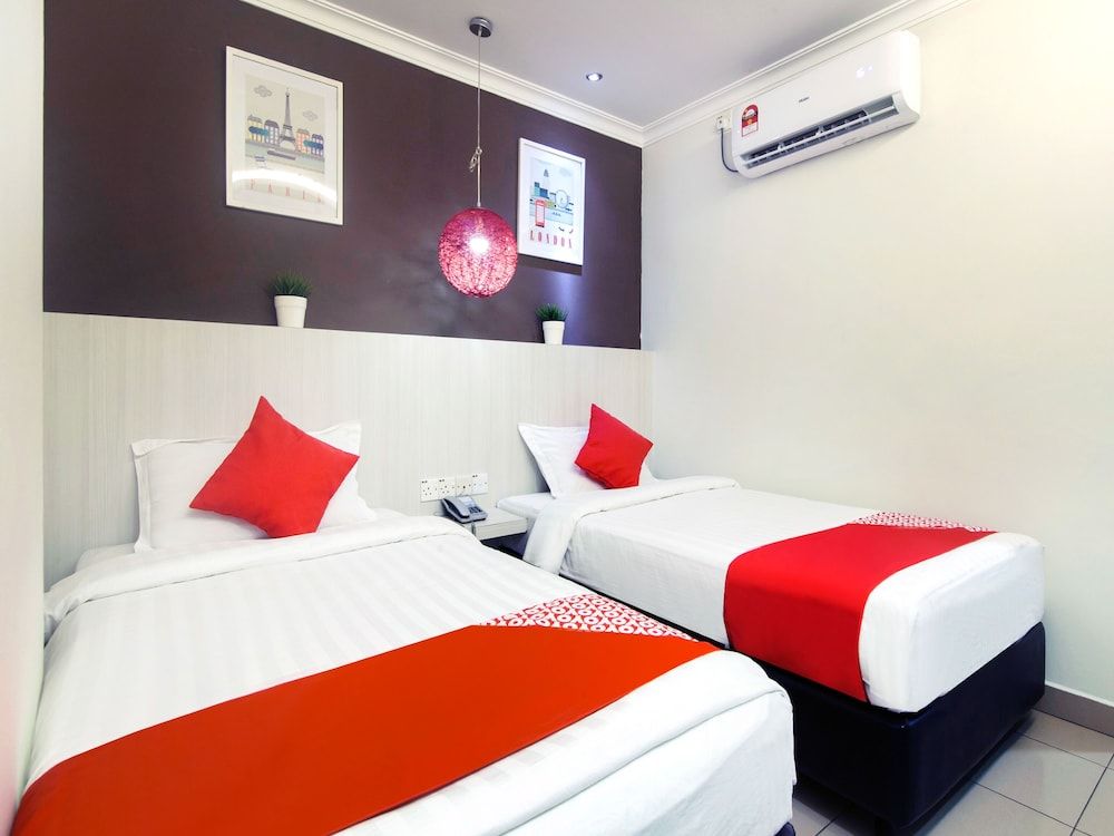 Super OYO 761 City Hotel Standard Twin Room 3