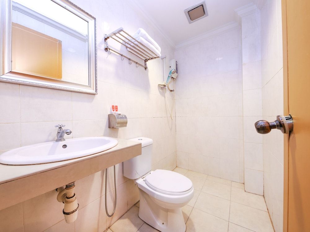 undefined Super OYO 761 City Hotel 7