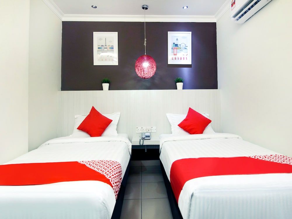 Super OYO 761 City Hotel Standard Twin Room 2