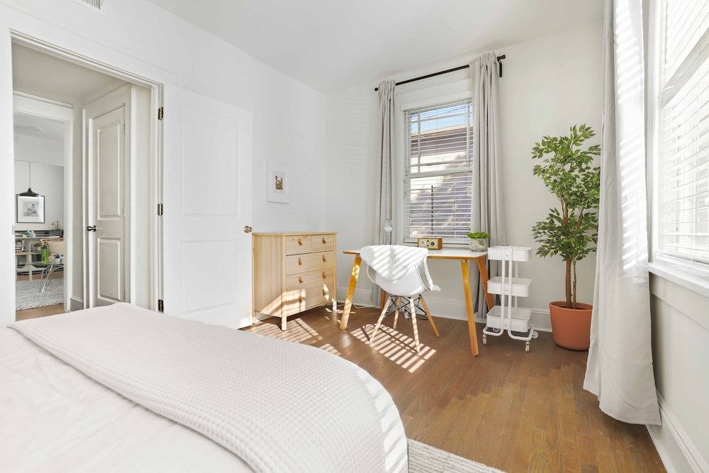 undefined 800 Furnished Apartments 6