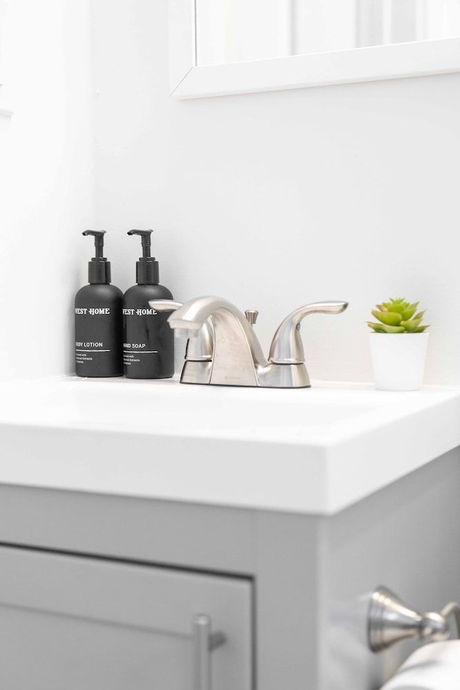 800 Furnished Apartments Deluxe Apartment 16