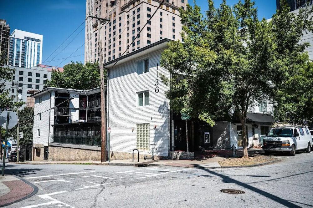 undefined Crescent Furnished Apartments 6