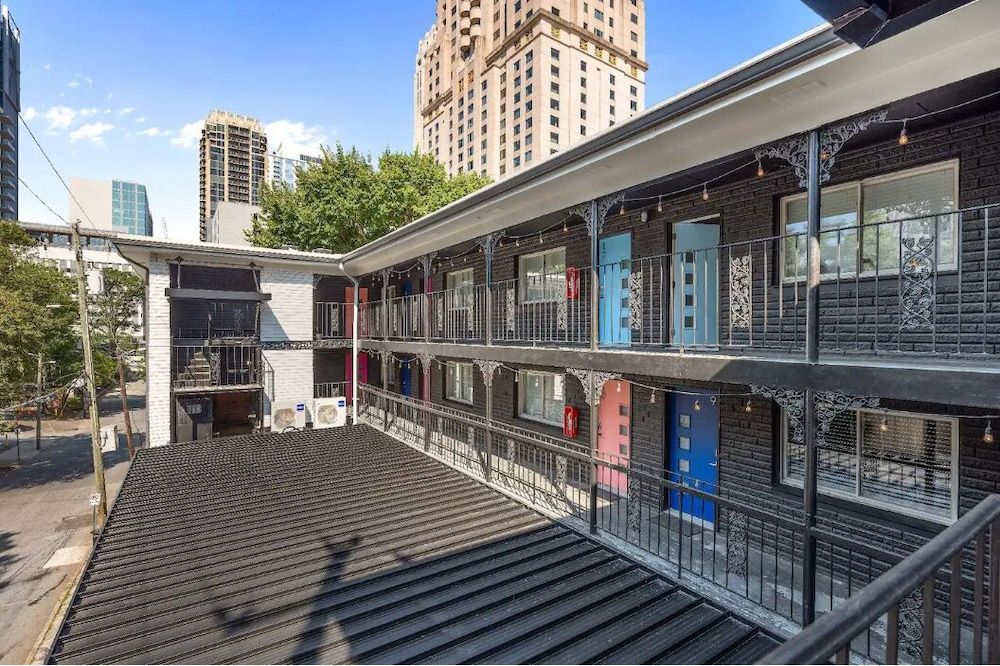 undefined Crescent Furnished Apartments