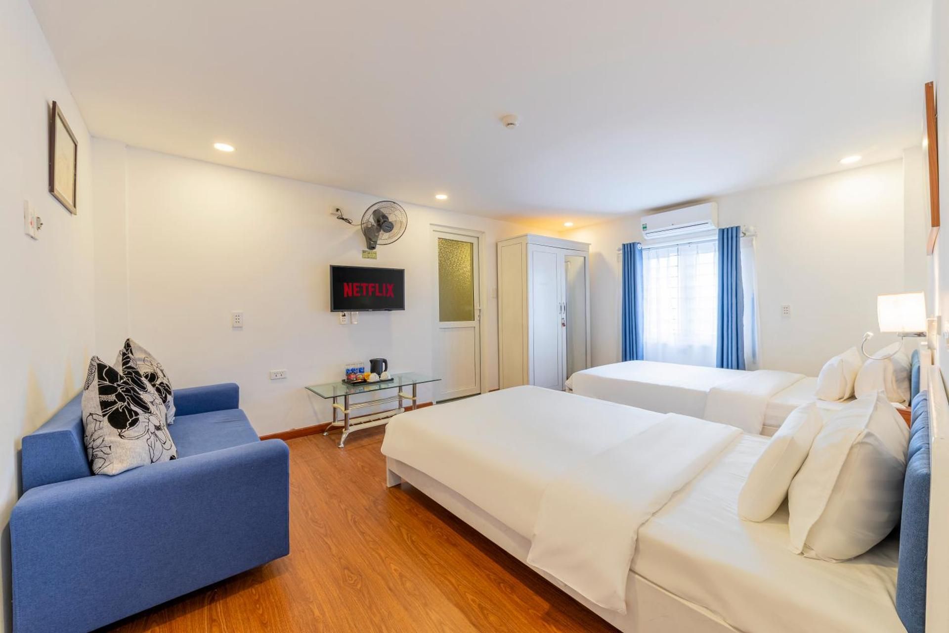 undefined A25 Hotel - 137 Nguyen Du DN 2