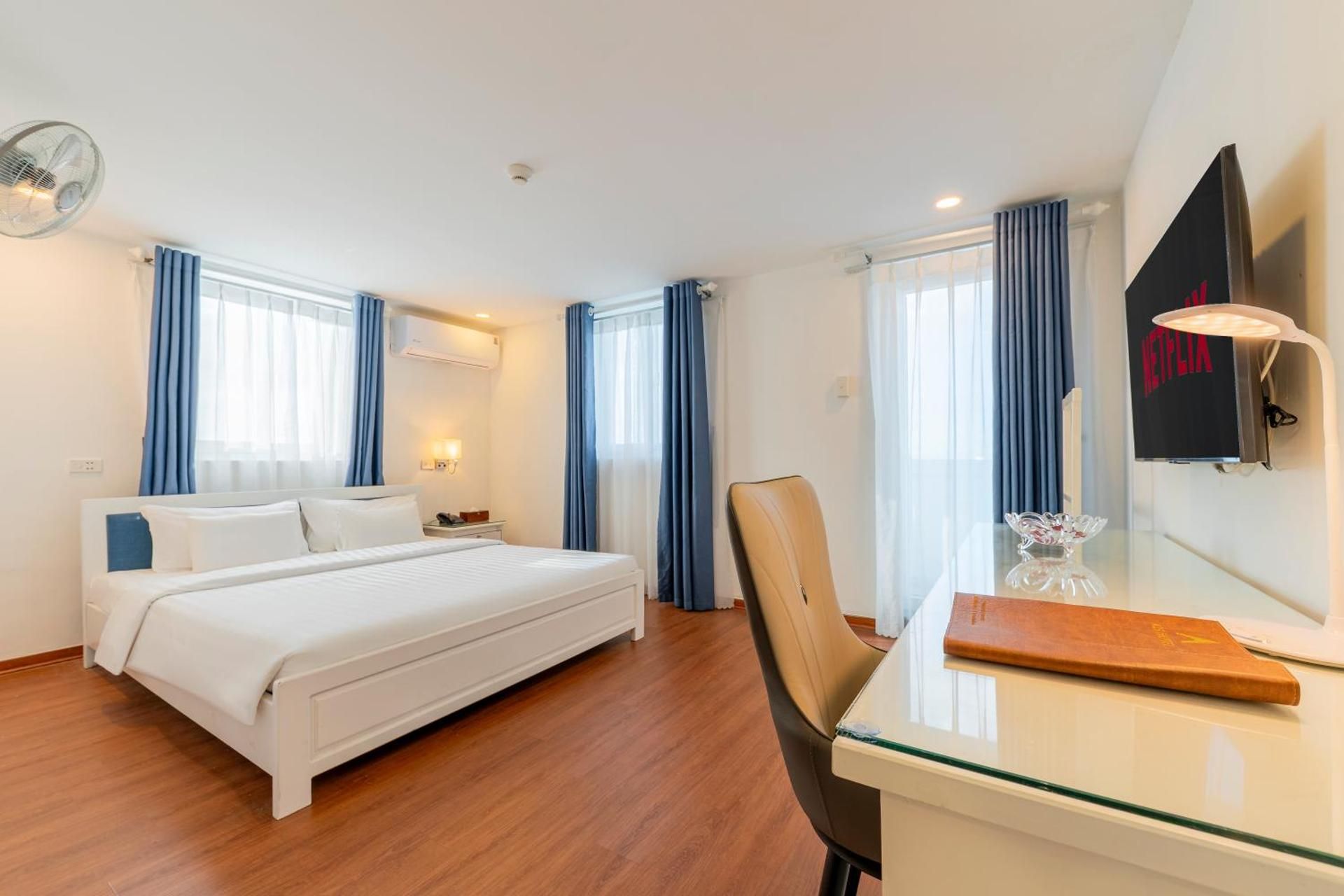 undefined A25 Hotel - 137 Nguyen Du DN 3