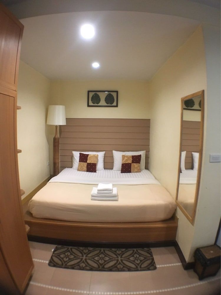 The Palm Hotel Grand Studio 2