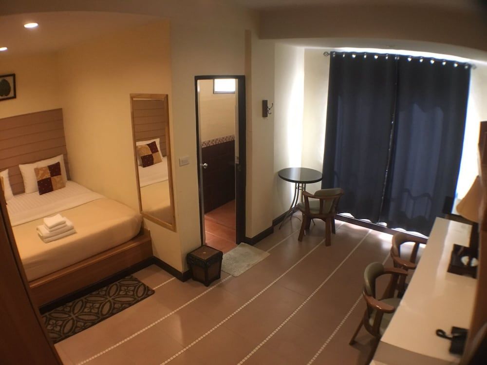 The Palm Hotel Grand Studio