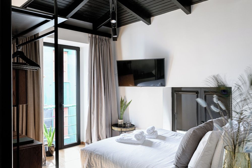 undefined Snob Athens 3