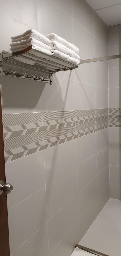 Linh Phuong 3 Hotel Triple Room 8