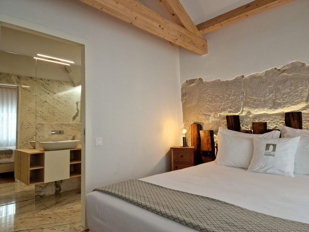 Porta Nobre Boutique Hotel by Aspasios Deluxe Triple Room 3