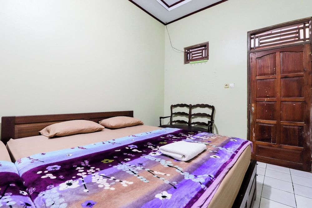 Nurudin House Family Room 3