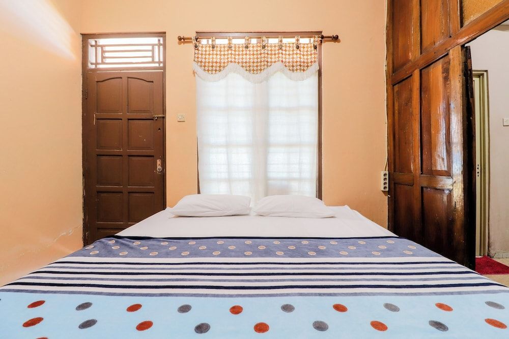 Nurudin House Family Suite with TV 6