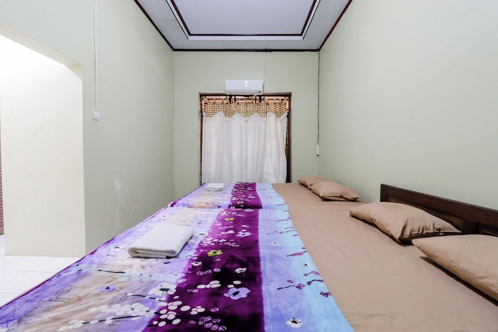 Nurudin House Family Room